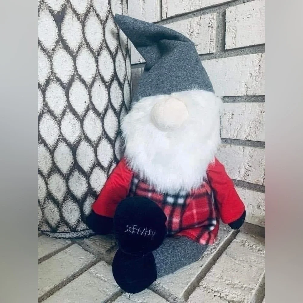 Gnordy the Christmas Gnome Scentsy Buddy w/ Vanilla Bean Buttercream Scentsy Pak